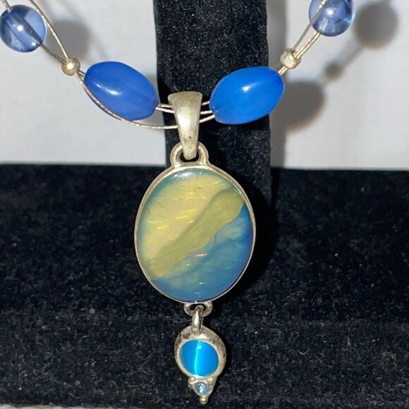 Beautiful beaded wire necklace - Picture 5 of 7